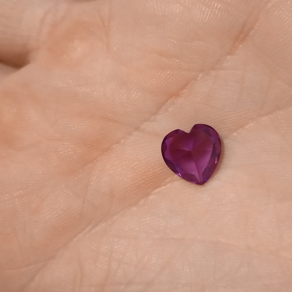 Purple heart shaped sapphire - Picture 3 of 3